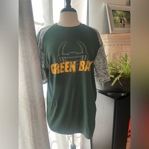 🏈 🏈 Men’s EUC badger sport size large green bay packers tee 🏈 🏈